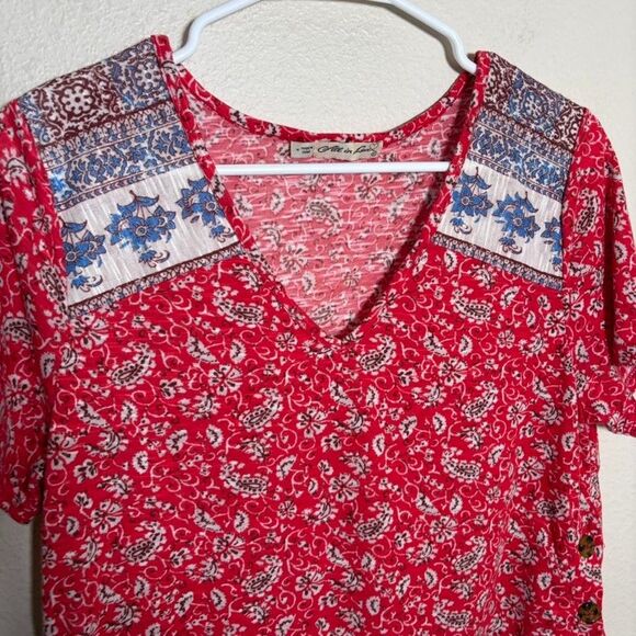 All In Love T-Shirt Women's Medium V-Neck Short Sleeve Boho Printed Casual Top - Picture 3 of 8